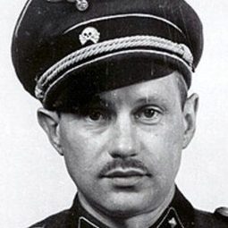 Hans Münch 飾演 Self