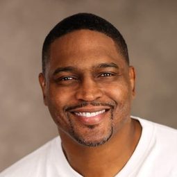 Derrick Gilliam - 藥命人生演員 飾演Mayor Young's Bodyguard
