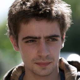 Stefan Crepon - 與神同行的少年演員 飾演