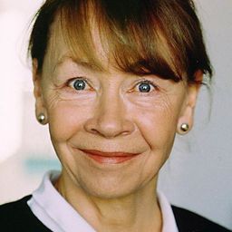 Jutta Hoffmann 飾演 Schnurrenbergerin