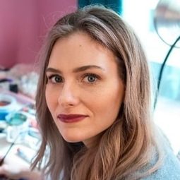 Lisa Hanawalt 飾演 Self - Artist & Writer