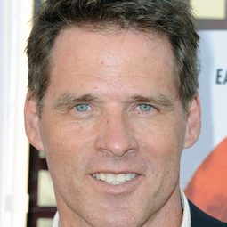 Ben Browder 飾演 Colonel Cameron Mitchell