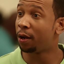 Jay Phillips 飾演 Sam