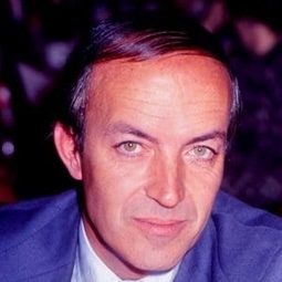 Ángel del Pozo - 倫敦上空的鷹演員 飾演English airman