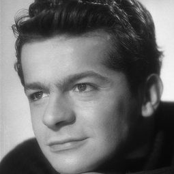 列治里安尼 飾演 Georges