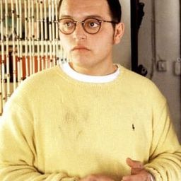 Olivier Brocheriou 飾演 Cop