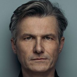 Alexander Stecher - 富豪遊戲演員 飾演Magistrate Gnas