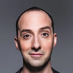 東尼夏爾 飾演 Zack Tieran