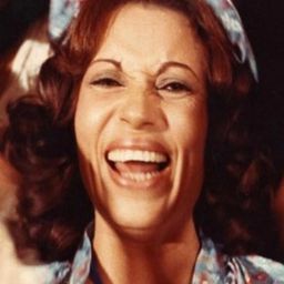 Rajaa Hussain 飾演 Lawahez - Hassouna's wife