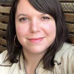 艾倫·漢米爾頓·拉贊 飾演 Ellen Gallagher