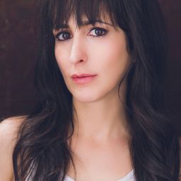 Samantha Sherman 飾演 Katie