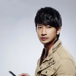邱凱偉 飾演 Xiang Yi-da