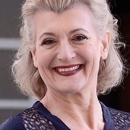 Patrizia La Fonte - Sacred Heart演員 飾演Donna misteriosa