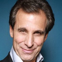 Chris 'Mad Dog' Russo 飾演 Himself