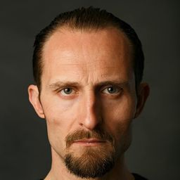 Alan O'Silva 飾演 Vladislav Pavel