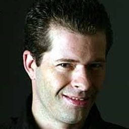 Daniel González - 毋忘當初的妳演員 飾演Wedding Groom