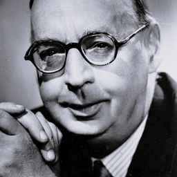 Miles Malleson 飾演 Dr. Miller