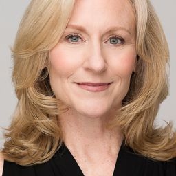 Elizabeth Ward Land 飾演 Sales Lady