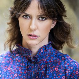 卡特莉娜古贊帝 飾演 Frida