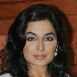 Meera Naveed 飾演 