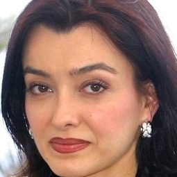 Cécile Camp - 愛之頌演員 飾演Elle