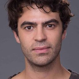 Jorge Arecheta - Young and Wild演員 飾演College Boy