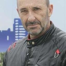 Eneko Irizar 飾演 Alberto