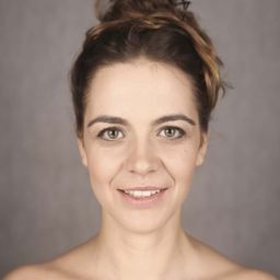 Pamela Płachtij 飾演 accountant Judyta