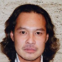 松田ケイジ 飾演 