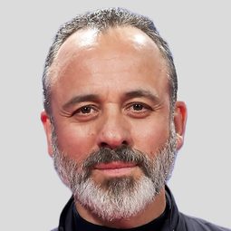 哈維爾·古鐵雷茲 - 舊墨西哥一夜演員 飾演Booster