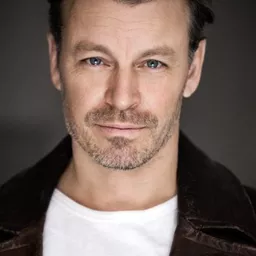 彼得·法蘭森 飾演 Juha