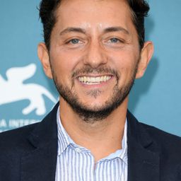 阿德里亞諾·潘塔列 飾演 Pasquale Frattasio