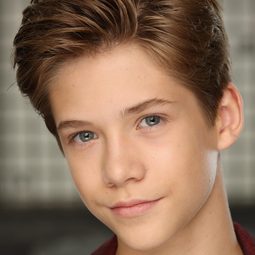 River Drosche 飾演 Mark Parker