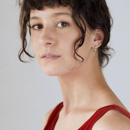 Aude Mathieu 飾演 Geisha