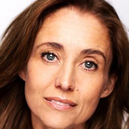 克莉絲汀·艾別克·伯格 飾演 Rosa