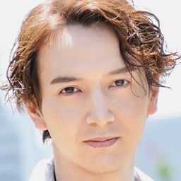 中山麻聖 飾演 Shuichi Munakata