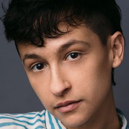 Noah Lamanna - Rap出一片天演員 飾演Naomi