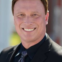 Robert Johnson - 重燃心希望演員 飾演Mr. Beam