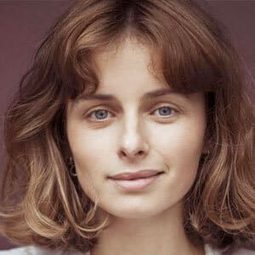 Camille Verschuere - 愛情只能持續三年演員 飾演Jeune fille Flore