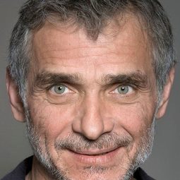 Oldřich Kaiser - 雪地勇者演員 飾演Emerich Rath