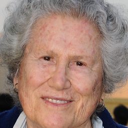 Elsa Raven - 火線大行動演員 飾演Booth's Landlady