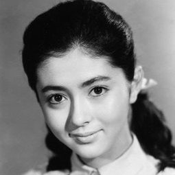 鰐淵晴子 飾演 Cat Lady