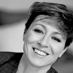 阿萊西亞·朱利安妮 飾演 Elisa Del Monte