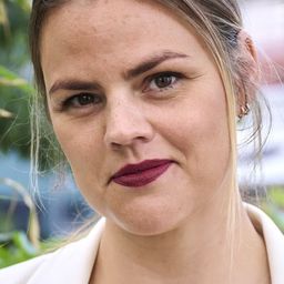 Amalie Lindegård 飾演 Claudia