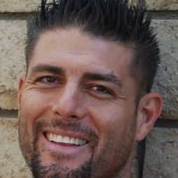 Aaron Aguilera 飾演 Self