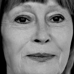 Françoise Oriane 飾演 Geneviève