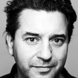 Șerban Georgevici 飾演 Hector