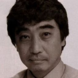 鈴置 洋孝 飾演 Karmi Santin (voice)