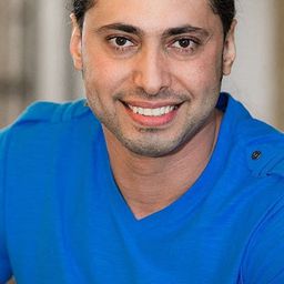 Amje Elharden - 罪犯艾蜜莉演員 飾演Robert