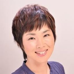 丸尾 知子 飾演 Additional Voices (voice)